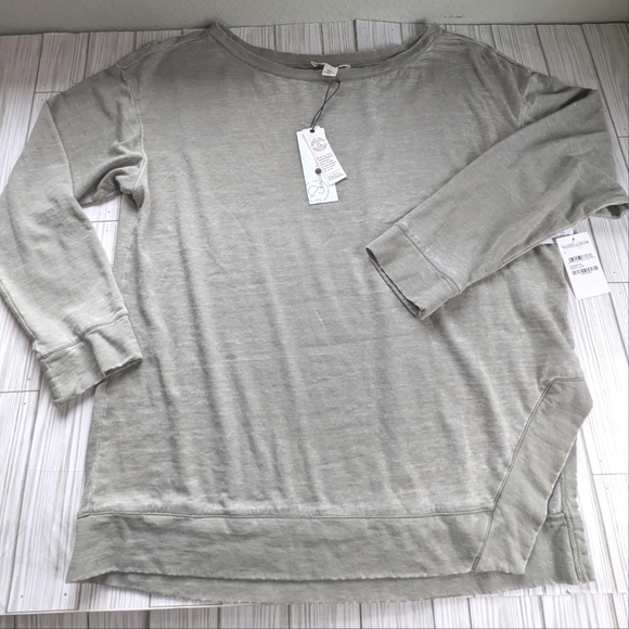 Treasure & Bond Boatneck Split Hem Tunic Top in Green Dune Size L NWT - Picture 5 of 10